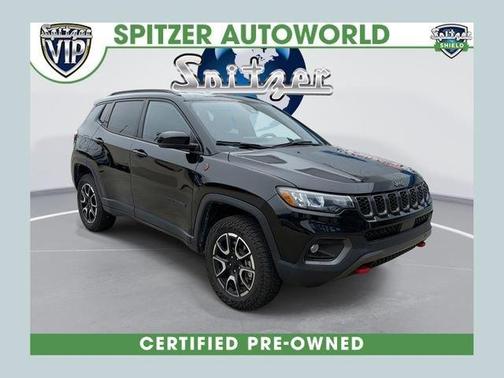 Diamond Black 2024 Jeep Compass Trailhawk