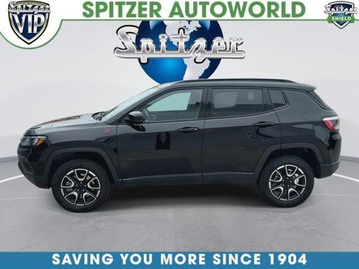 Diamond Black 2024 Jeep Compass Trailhawk
