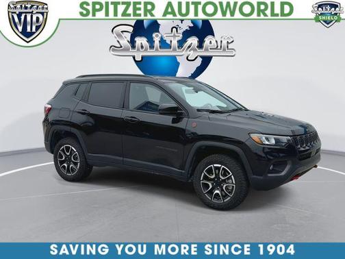Diamond Black 2024 Jeep Compass Trailhawk