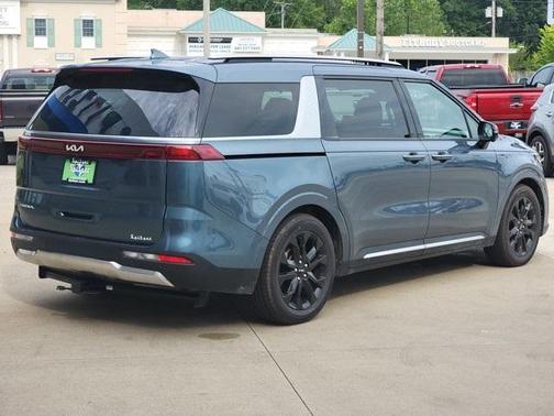 2023 Kia Carnival SX