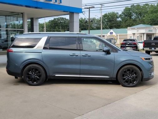 2023 Kia Carnival SX