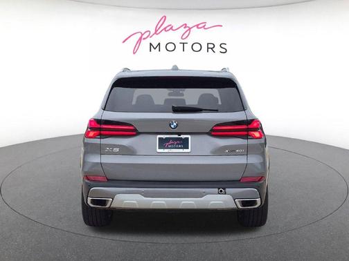 Gray Metallic 2026 BMW X5 xDrive40i