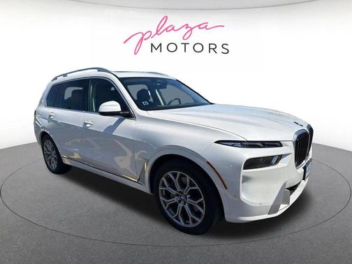 Mineral White Metallic 2025 BMW X7 xDrive40i