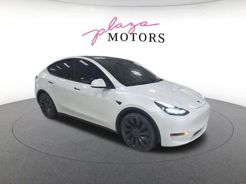 Pearl White Multi 2024 Tesla Model Y Performance