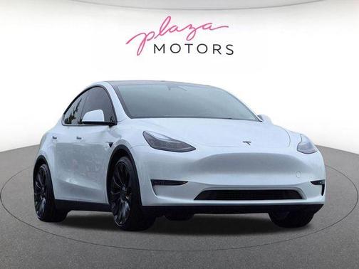 Pearl White Multi 2024 Tesla Model Y Performance