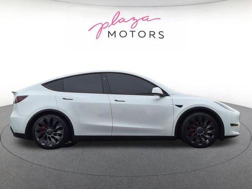 Pearl White Multi 2024 Tesla Model Y Performance