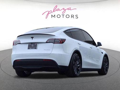 Pearl White Multi 2024 Tesla Model Y Performance