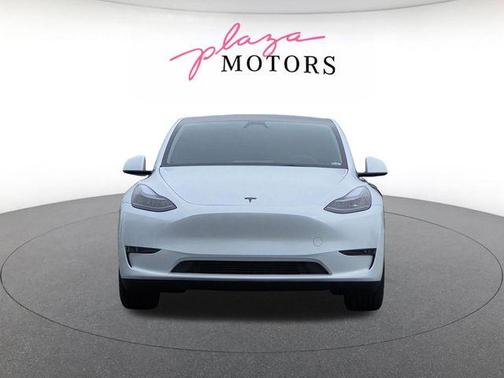 Pearl White Multi 2024 Tesla Model Y Performance
