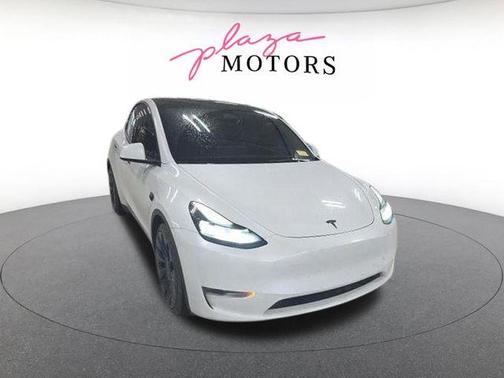Pearl White Multi 2024 Tesla Model Y Performance