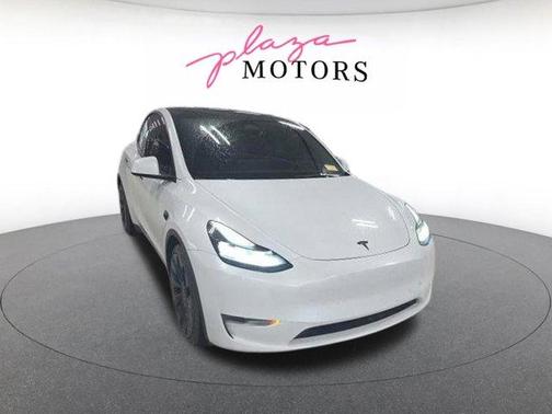 Pearl White Multi 2024 Tesla Model Y Performance