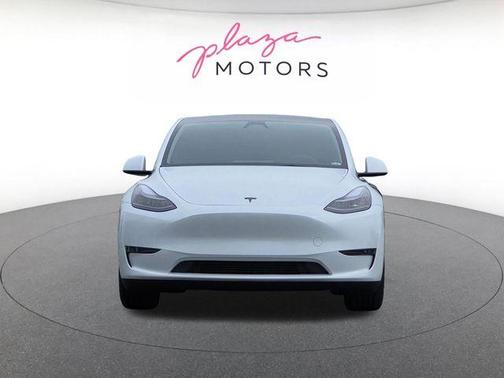 Pearl White Multi 2024 Tesla Model Y Performance