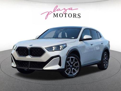 Mineral White Metallic 2025 BMW X2 xDrive28i