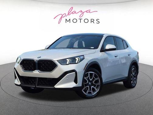 Mineral White Metallic 2025 BMW X2 xDrive28i