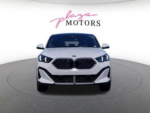 Mineral White Metallic 2025 BMW X2 xDrive28i