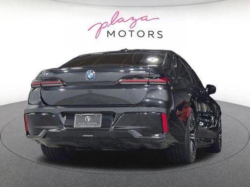 Black Sapphire Metallic 2023 BMW i7 xDrive60