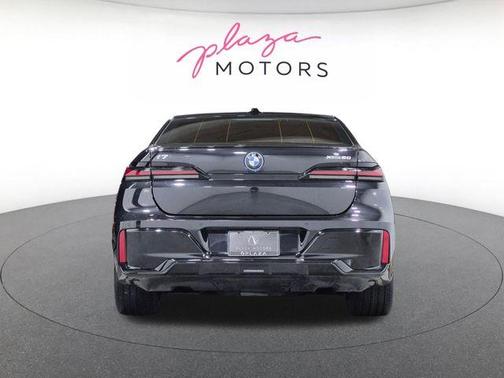 Black Sapphire Metallic 2023 BMW i7 xDrive60