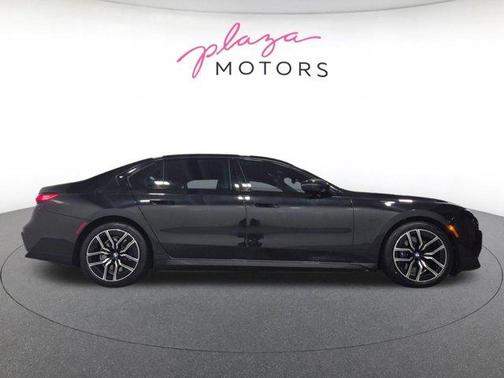 Black Sapphire Metallic 2023 BMW i7 xDrive60