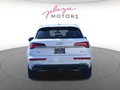 Ibis White 2023 Audi Q5 45 S line Prestige