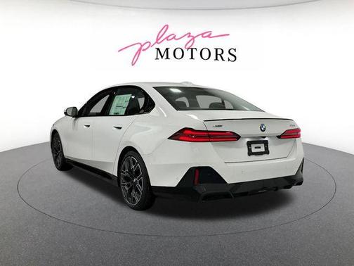 Alpine White 2026 BMW 530 i xDrive