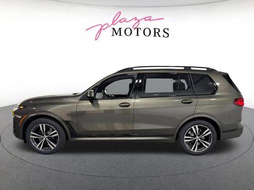 Manhattan Green Metallic 2026 BMW X7 xDrive40i