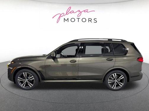 Manhattan Green Metallic 2026 BMW X7 xDrive40i