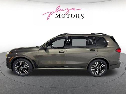 Manhattan Green Metallic 2026 BMW X7 xDrive40i