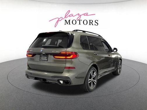Manhattan Green Metallic 2026 BMW X7 xDrive40i