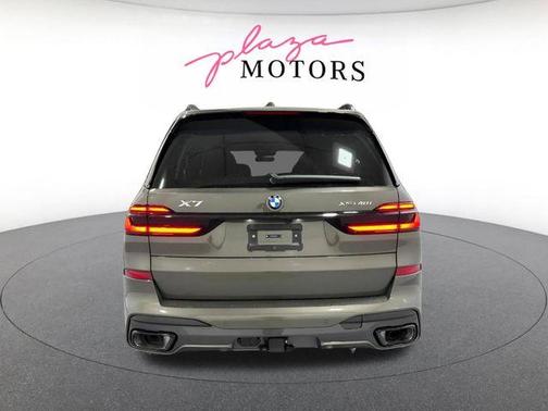 Manhattan Green Metallic 2026 BMW X7 xDrive40i