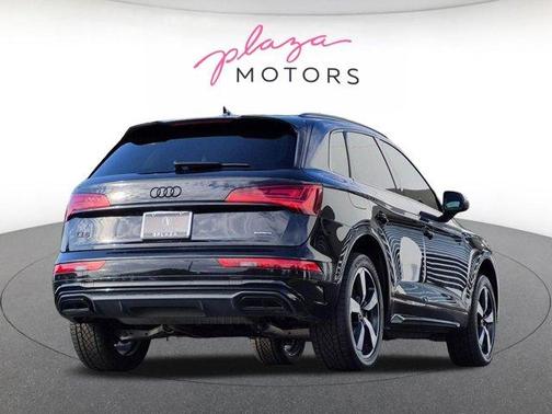 Mythos Black Metallic 2023 Audi Q5 45 S line Prestige