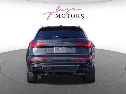 Mythos Black Metallic 2023 Audi Q5 45 S line Prestige
