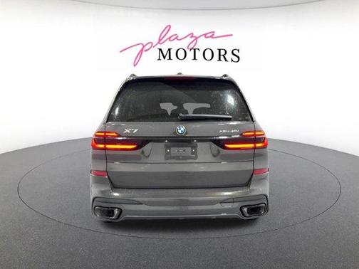 Gray Metallic 2026 BMW X7 xDrive40i