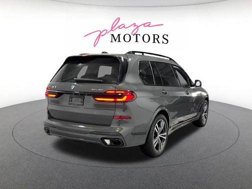Gray Metallic 2026 BMW X7 xDrive40i