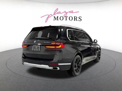 Black Sapphire Metallic 2023 BMW X7 xDrive40i