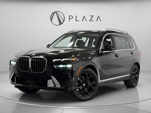 Black Sapphire Metallic 2023 BMW X7 xDrive40i