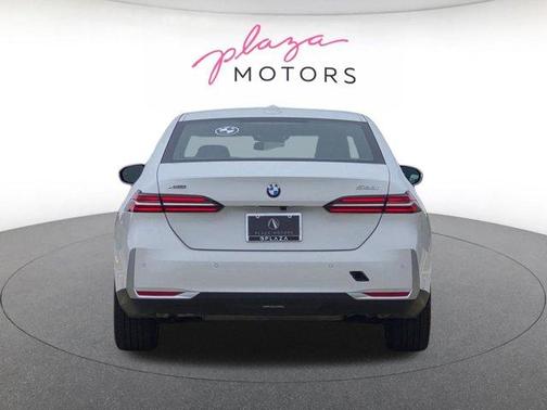 Alpine White 2026 BMW 530 i xDrive
