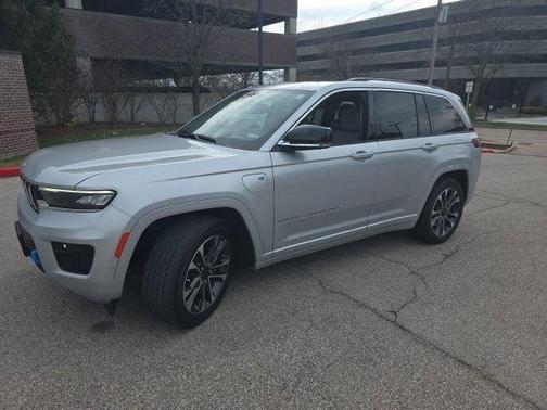 2022 Jeep Grand Cherokee 4xe Overland