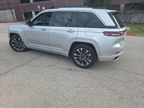 2022 Jeep Grand Cherokee 4xe Overland