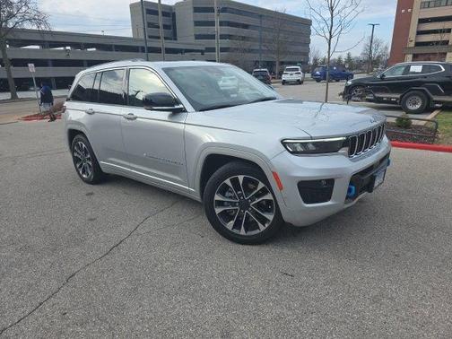 2022 Jeep Grand Cherokee 4xe Overland