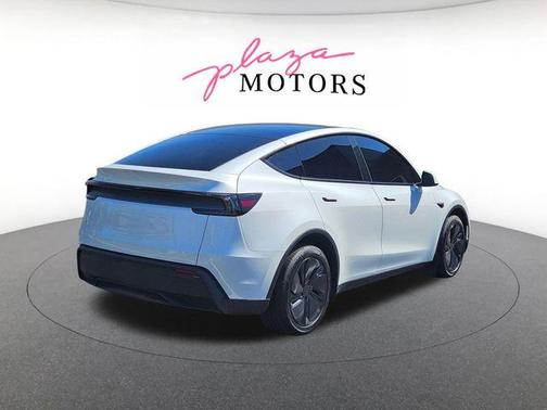 Pearl White Multi 2026 Tesla Model Y PREMIUM