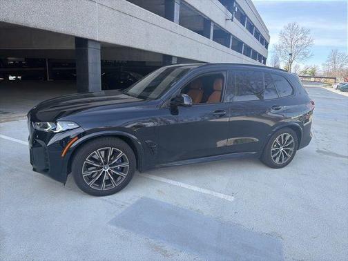 Carbon Black Metallic 2024 BMW X5 PHEV xDrive50e