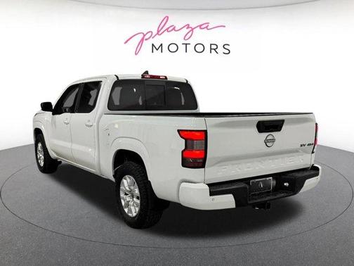 Glacier White 2022 Nissan Frontier SV