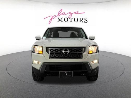 Glacier White 2022 Nissan Frontier SV