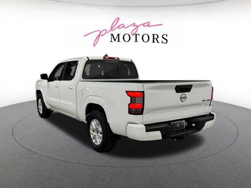 Glacier White 2022 Nissan Frontier SV