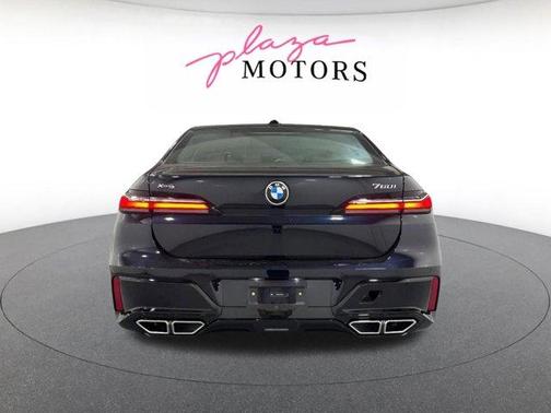 Carbon Black Metallic 2025 BMW 760 760i xDrive