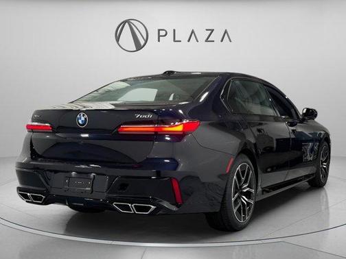 2025 BMW 760 760i xDrive