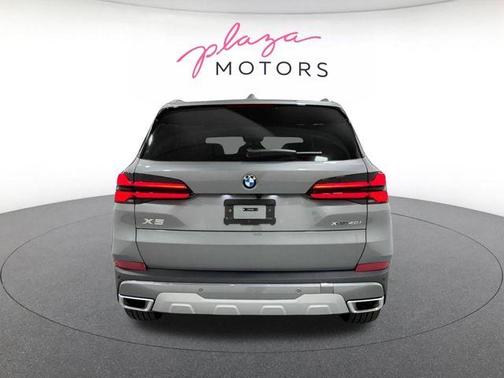 Gray Metallic 2026 BMW X5 xDrive40i