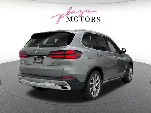 Gray Metallic 2026 BMW X5 xDrive40i