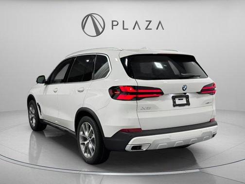 Alpine White 2026 BMW X5 xDrive40i