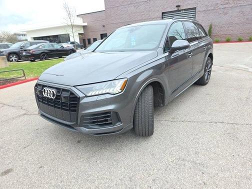 Samurai Gray Metallic 2022 Audi Q7 55 Premium Plus