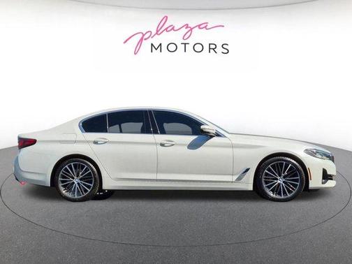 Mineral White Metallic 2023 BMW 540 i xDrive